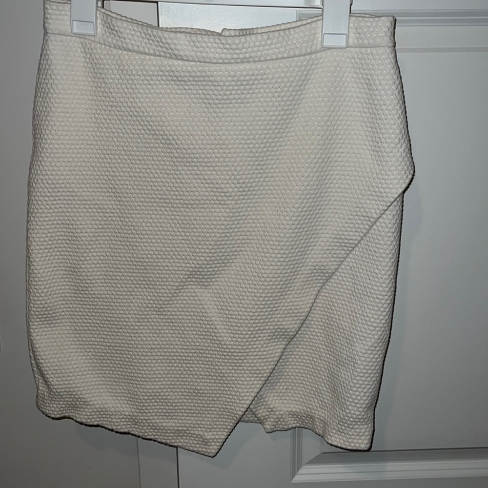 H&M cream mini‎ skirt